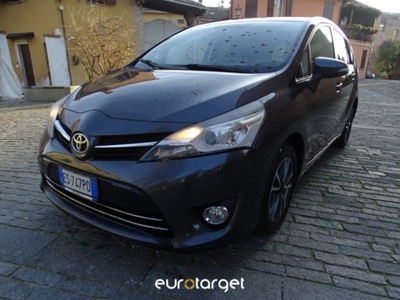 TOYOTA Verso