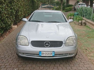 Usato 2000 Mercedes SLK200 2.0 Benzin 192 CV (12.000 €)