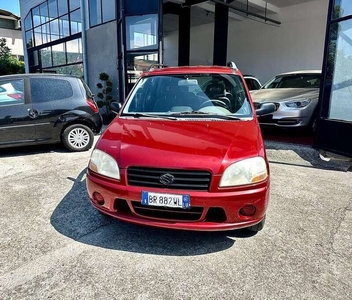 Usato 2001 Suzuki Ignis 1.3 Benzin 83 CV (2.900 €)