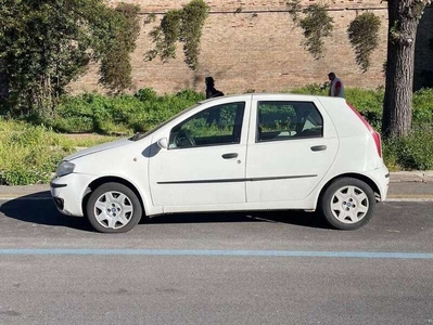 Usato 2003 Fiat Punto 1.2 Benzin 80 CV (2.500 €)