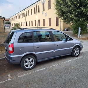 Usato 2004 Opel Zafira 1.6 Benzin 97 CV (1.750 €)