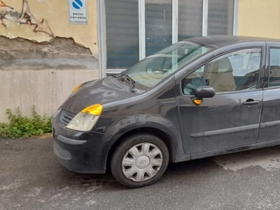Usato 2005 Renault Modus Benzin (800 €)
