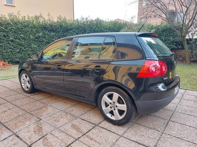 Usato 2006 VW Golf V 1.6 Benzin 115 CV (5.300 €)