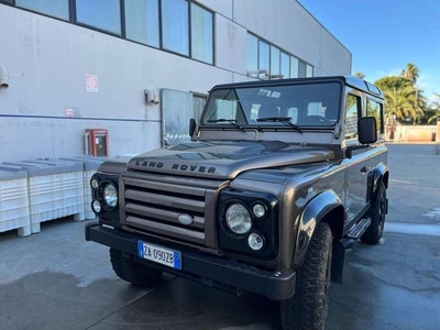 Usato 2011 Land Rover Defender 2.4 Diesel 122 CV (37.500 €)