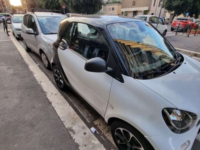 Usato 2018 Smart ForTwo Coupé 1.0 Benzin 71 CV (14.200 €)