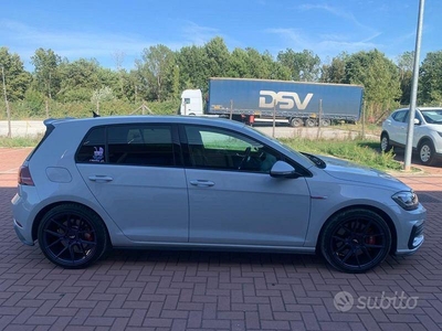 Usato 2018 VW Golf VII 2.0 Benzin 245 CV (24.990 €)