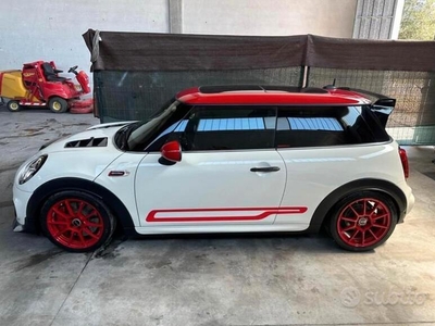 Usato 2019 Mini John Cooper Works 2.0 Benzin 231 CV (28.000 €)