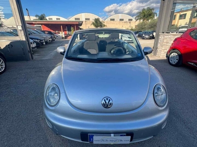 VOLKSWAGEN New Beetle