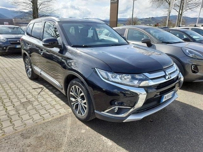 MITSUBISHI OUTLANDER 2.2 DI-D 4WD Instyle 7 posti