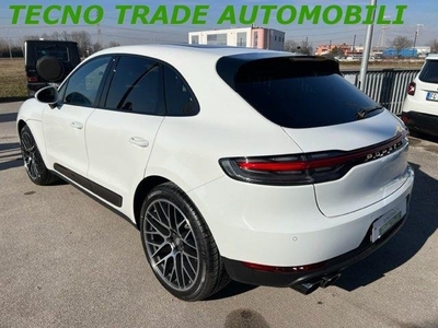 PORSCHE MACAN 2.0