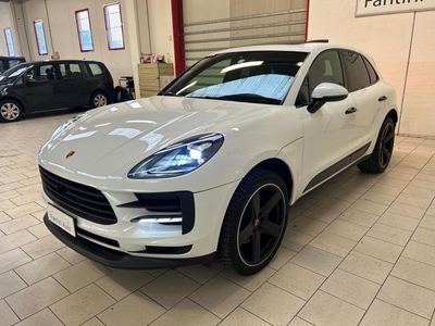 PORSCHE MACAN 2.0