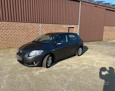 Toyota auris 2.0 d-4d