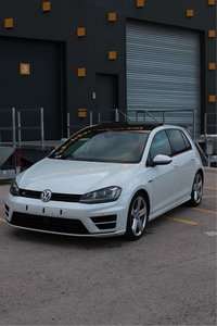 Volkswagen Golf R 300