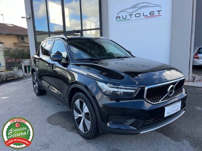 VOLVO XC40 (2017-->)