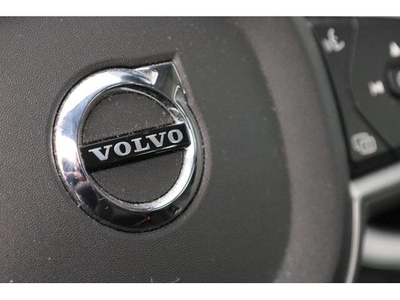 VOLVO XC60 B4 (d) AWD Geartronic Momentum Pro Mhev