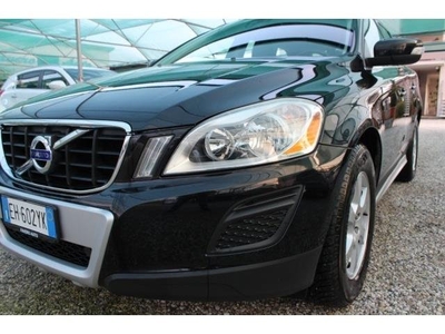 VOLVO XC60 D3 AWD Geartronic Momentum