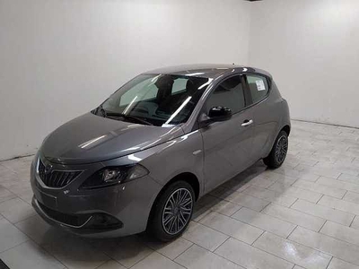 Lancia Ypsilon 1.0 firefly hybrid silver plus s&s 70cv da Azzurra .