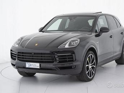 Porsche Cayenne 3.0 V6 E-Hybrid Platinum Edition