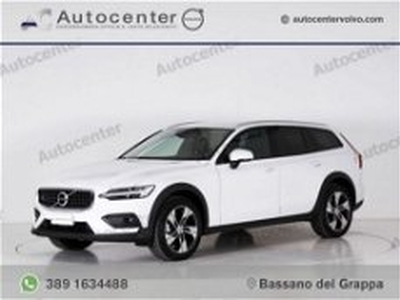 Volvo V60 Cross Country D4 AWD Geartronic Business Plus del 2020 usata a Bassano del Grappa