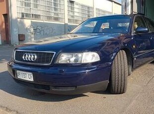 Audi A8 4.2 V 8 299 CV