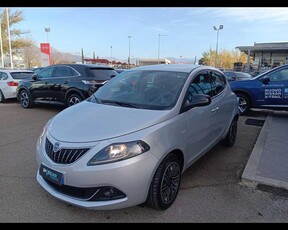 Lancia Ypsilon 1.0 firefly hybrid Gold s&s 70cv