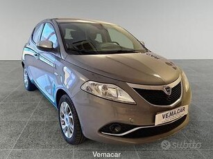 Lancia Ypsilon 1.2 69 CV Platinum con Navi, C...