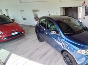 Lancia Ypsilon. HybriD.KM.0 BONUS-2000