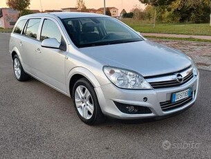 Opel Astra 1.6 16V GPL-TECH Station Wagon Edition