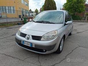 Renault Scenic 1.9 dCi/130CV Luxe