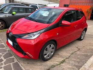 Toyota Aygo 1.0 VVT-i 69 CV 5 porte x-cool TSS