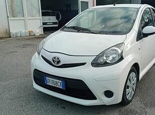 Toyota aygo 5P-1.0 benz-full-2013