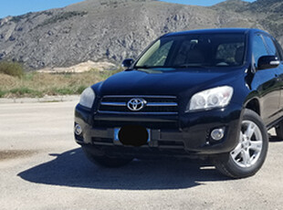 Toyota Rav4 2.2 TD 150 cv Luxury