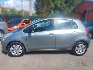 Toyota Yaris 1.0 5 porte Sol