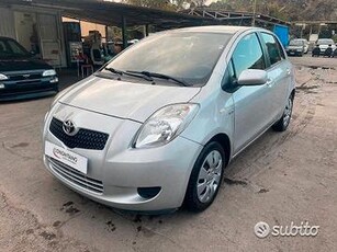 Toyota Yaris 1.0 benzina NEOPATENTATI