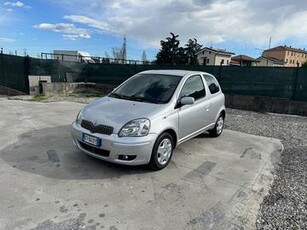 Toyota Yaris 1.0i 16V cat 3 porte Sol neopatentati