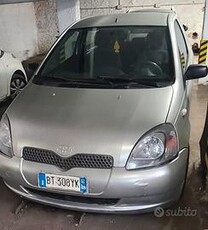 TOYOTA Yaris - 2001