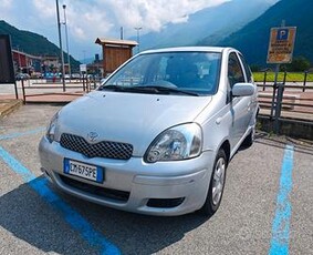 TOYOTA Yaris - 2005