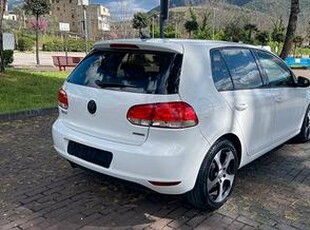 Volkswagen Golf 1.6 tdi cerchi 17,cruise control