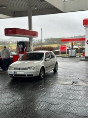 Volkswagen Golf 2000