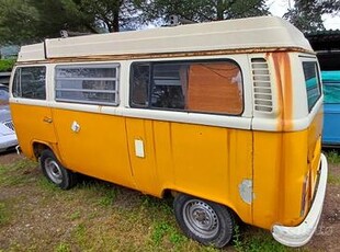 VOLKSWAGEN T2 CARAVAN