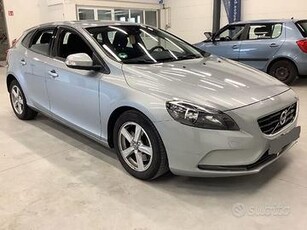 Volvo V40 D2 Powershift Momentum