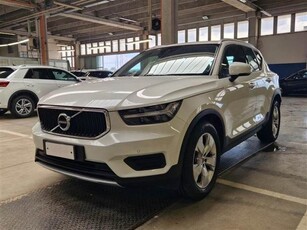 2019 VOLVO XC40