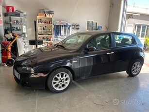 Alfa Romeo 147 1.9 JTD (115 CV)