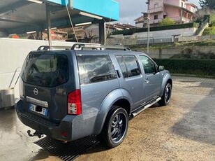 Nissan Pathfinder 2.5 diesel cambio automatico 7 p