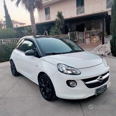 Opel Adam 1.2 70 CV per neopatentati