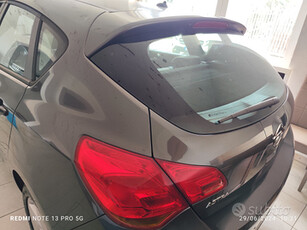 Opel Astra 1.4 benzina elective sport