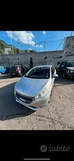 Peugeot 208 1.2 benzina unico proprietario