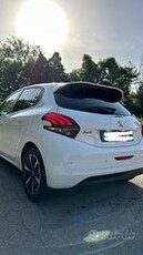 Peugeot 208 1.2 vti signature