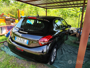 Peugeot 208 2017 5 porte gpl