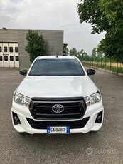 Pick-Up Toyota Hilux Extra Cab 2.4 D-4D 4X4